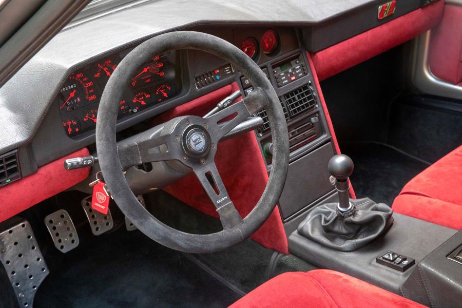 Торпедо Lancia Delta S4 Stradale (SE038) 1985 года  (фото 15 из 36)